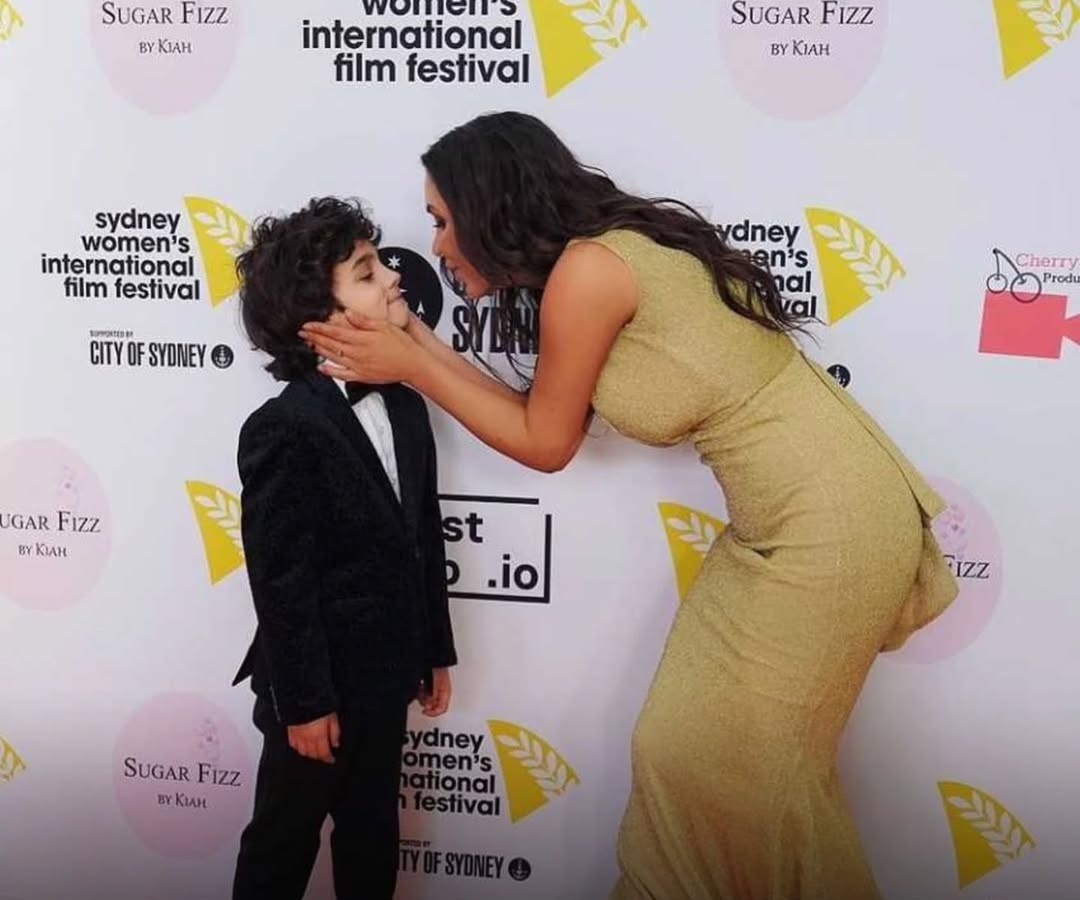 Atriz faz vaquinha de R$ 1 milhão para congelar filho de 13 anos que teve morte precoce após sofrer bullying