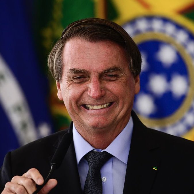 Bolsonaro afirma ser apaixonado por Trump e pelos EUA