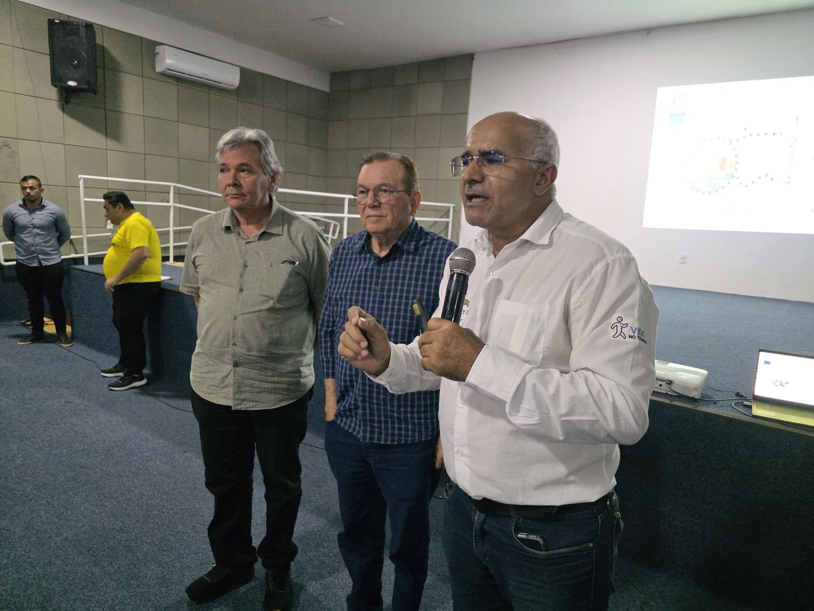 Prefeitura de São Gonçalo capacita taxistas para melhoraria do atendimento e segurança dos passageiros
