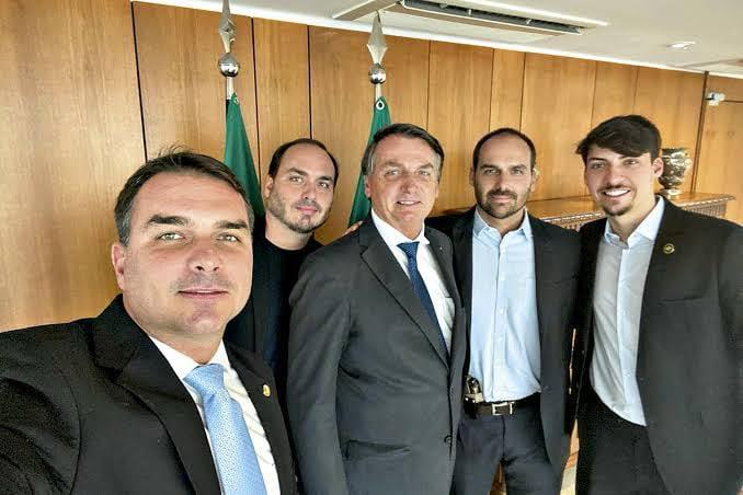 Os filhos ajudam ou atrapalham Bolsonaro?