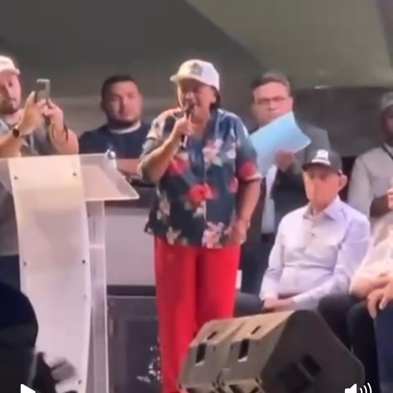 Governadora é vaiada novamente