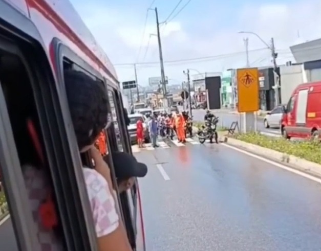 Colisão entre duas motos Avenida Tomaz Landim