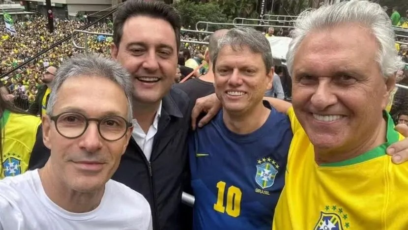 Carlos Bolsonaro diz que governadores de direita “agem como ratos”