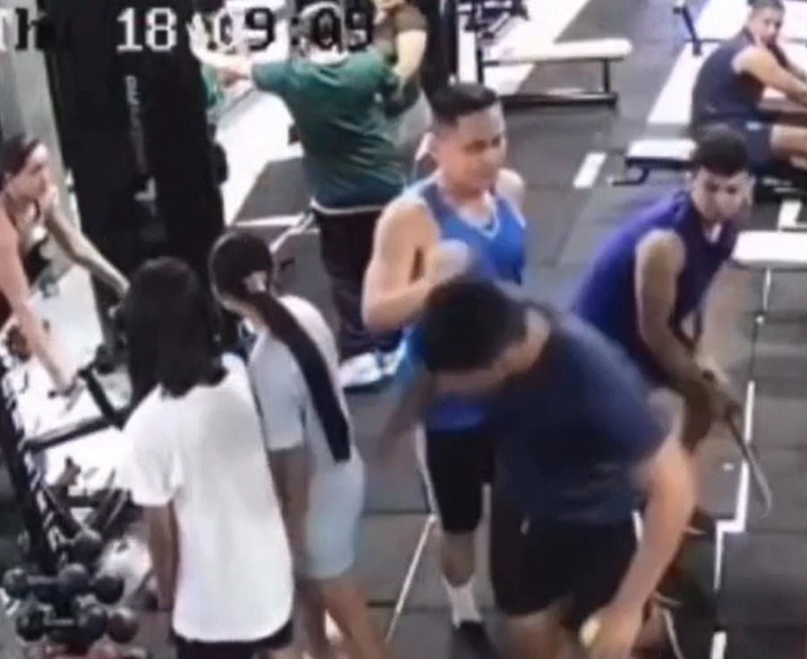 Jovem é agredido com barra de ferro dentro de academia