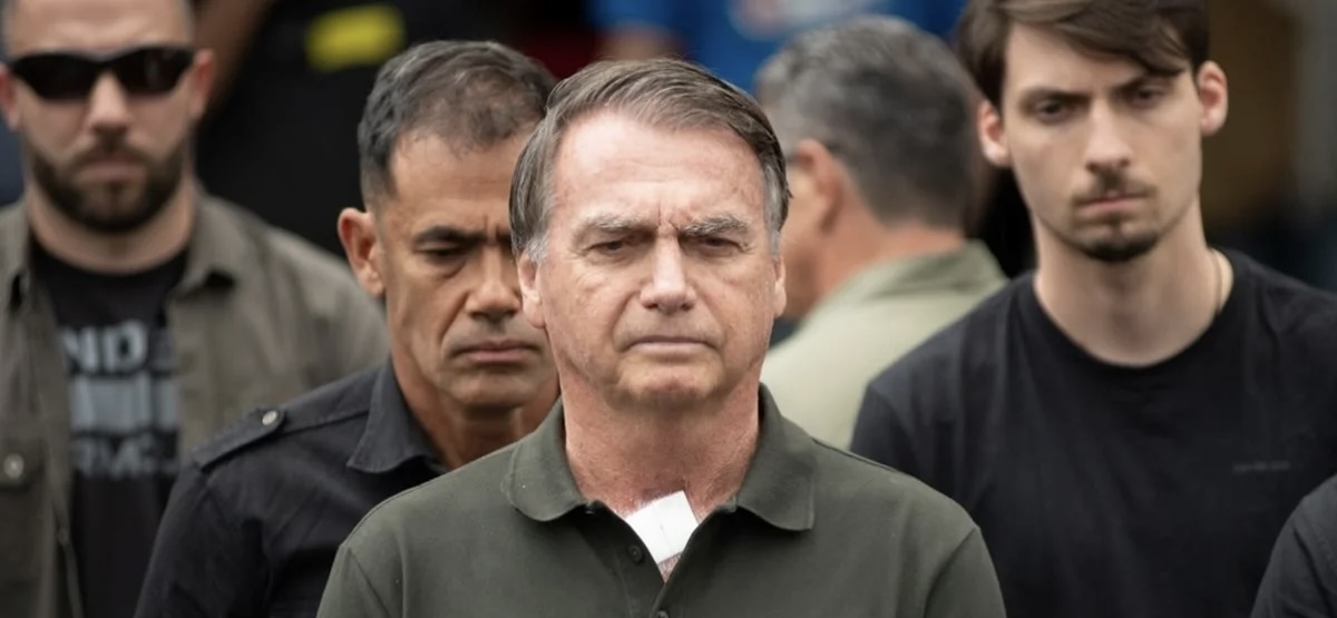 Alexandre de Moraes prende Bolsonaro