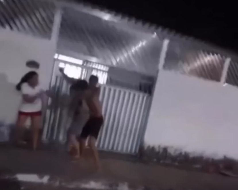 Jovem agride a própria mãe