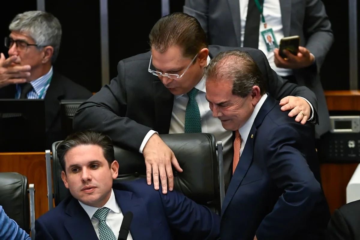 Câmara aprova PL que reduz pena de Bolsonaro