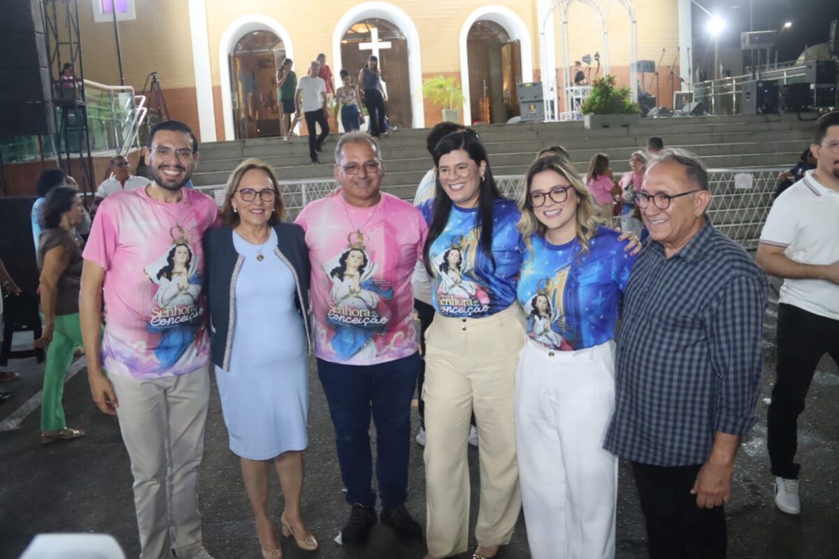 Zenaide anuncia investimento de R$ 1 milhão em pórticos durante festa tradicional em Pau dos Ferros