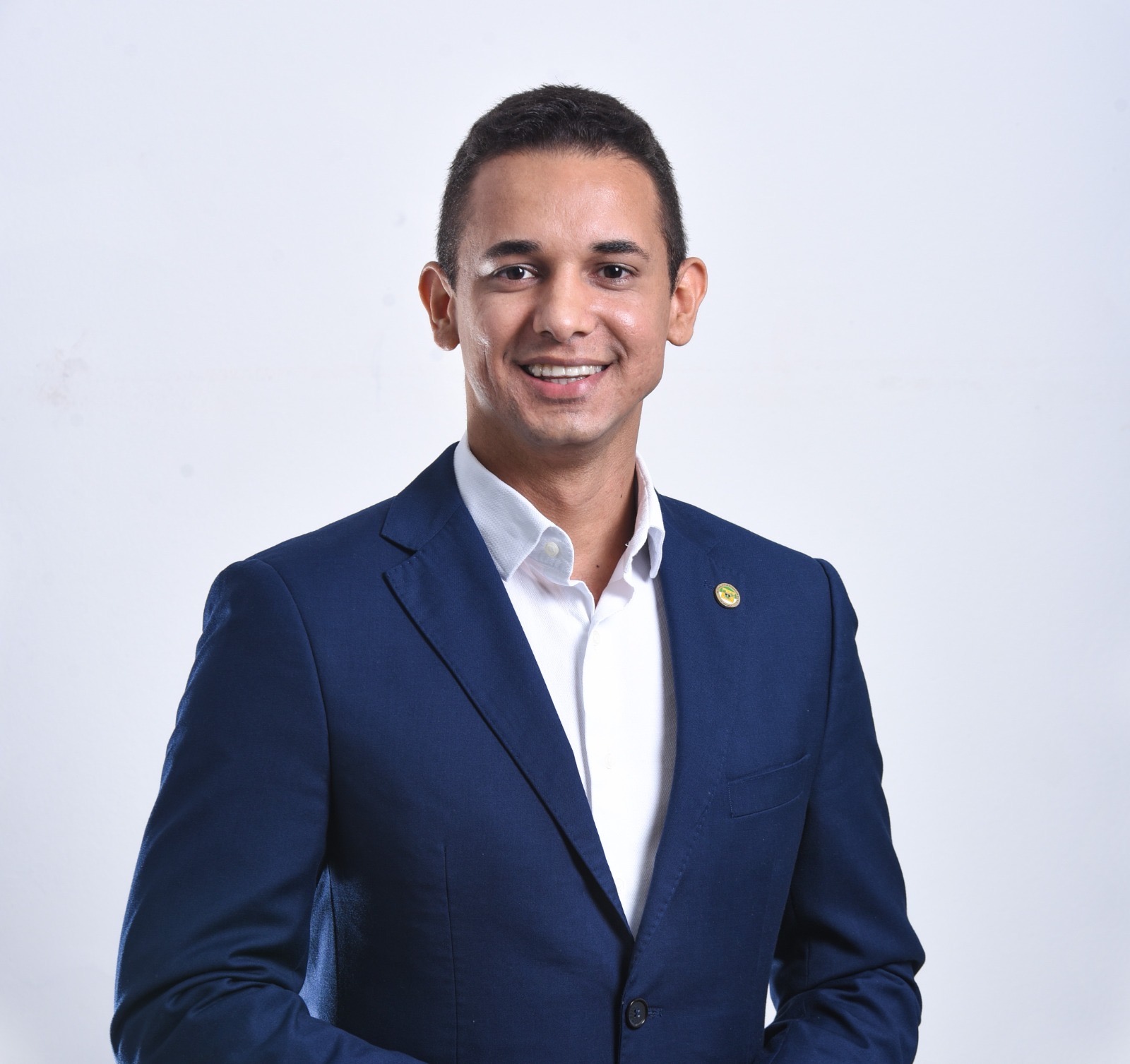 Allyson lidera em todos os cenários para o Governo