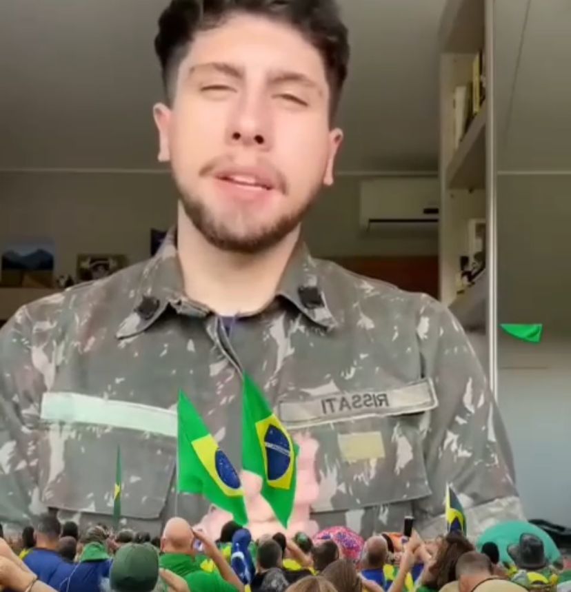 “Achavam que iríamos salvar o Brasil”: ex-militar debocha de bolsonaristas em quartéis