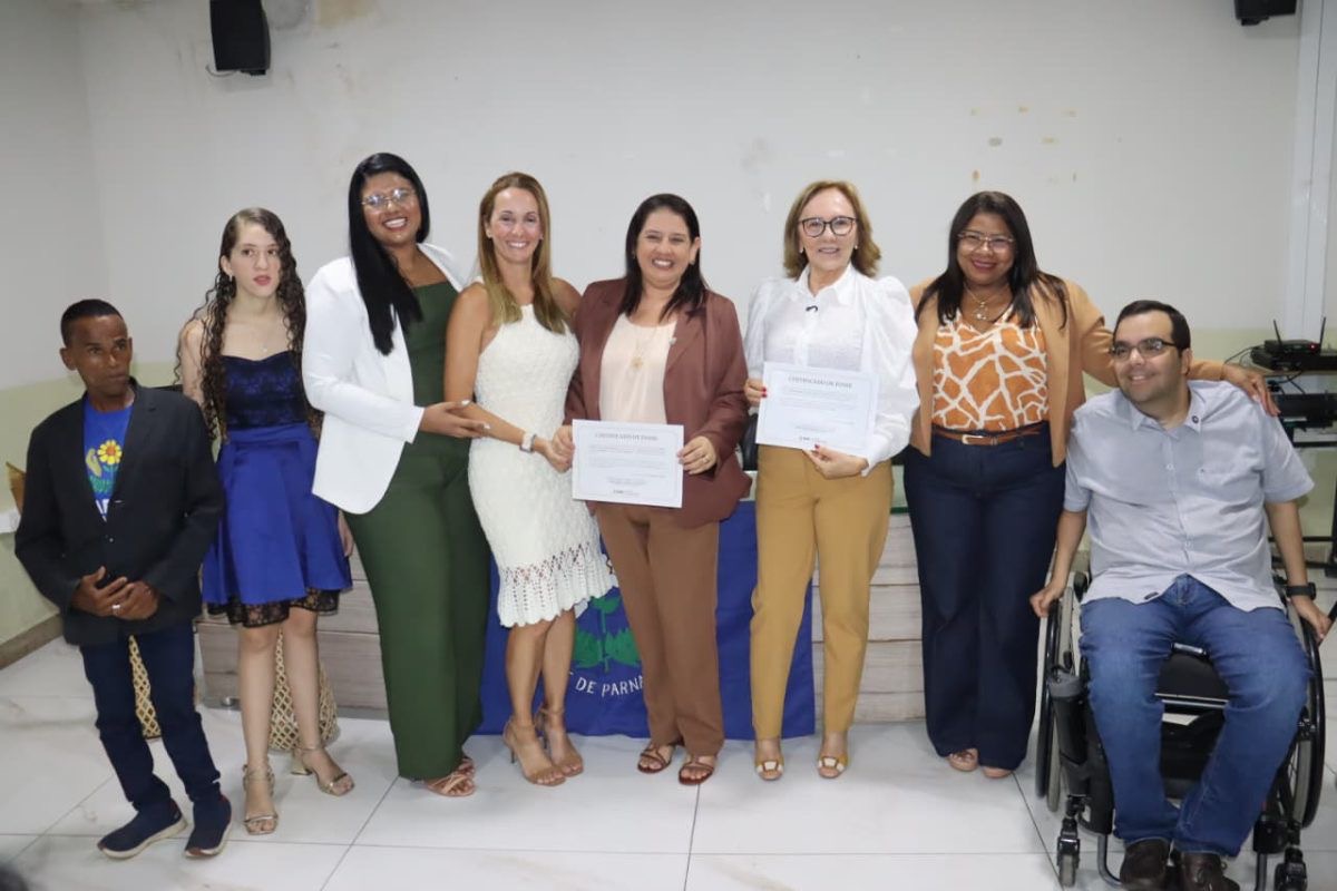 Senadora Zenaide Maia participa da posse da nova diretoria e dos autodefensores da APAE de Parnamirim