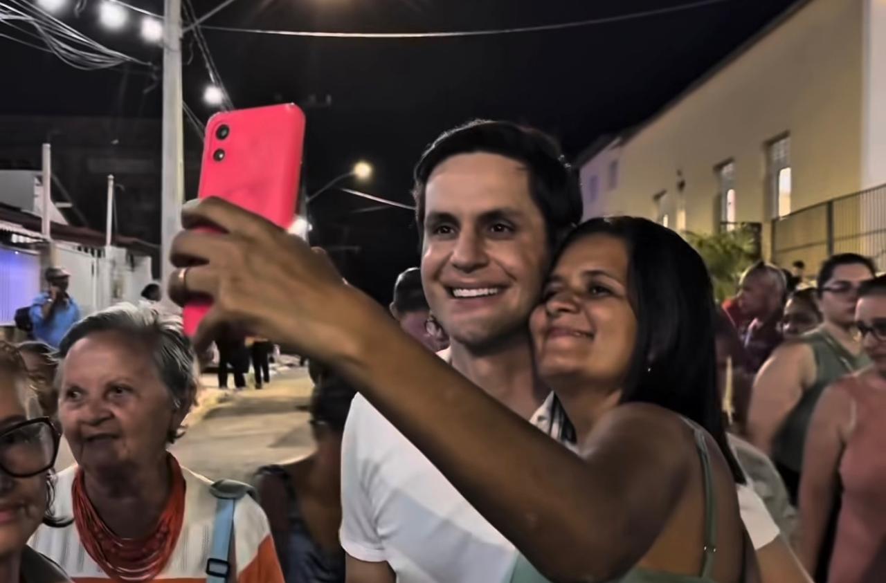 Rafael Motta participa na procissão de Reis