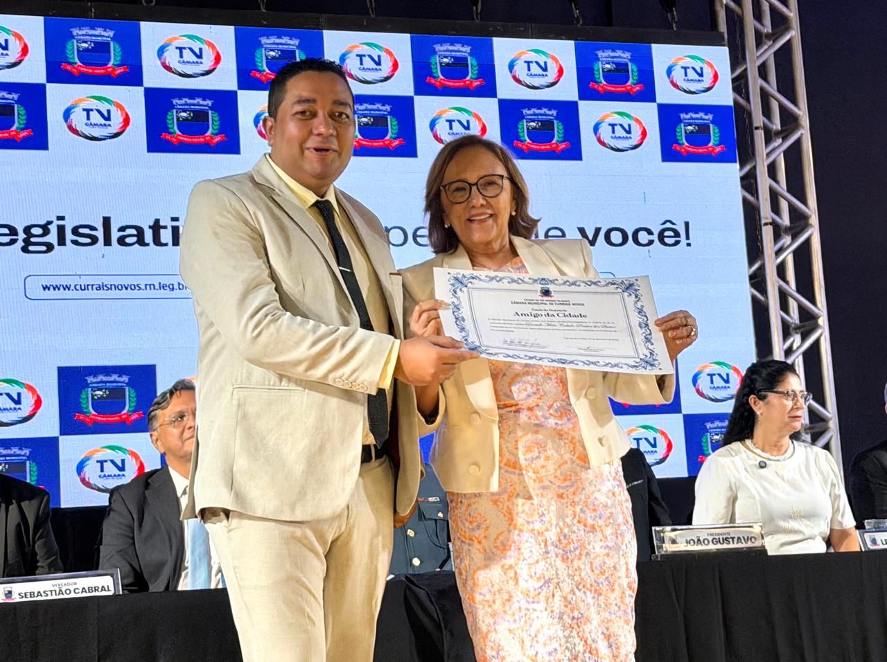 Senadora Zenaide recebe Título de Amigo da Cidade em Currais Novos