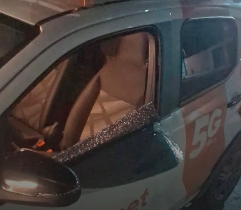 Brisanet suspende atendimentos em bairros de Natal após ameaças e veículo atingido por disparos