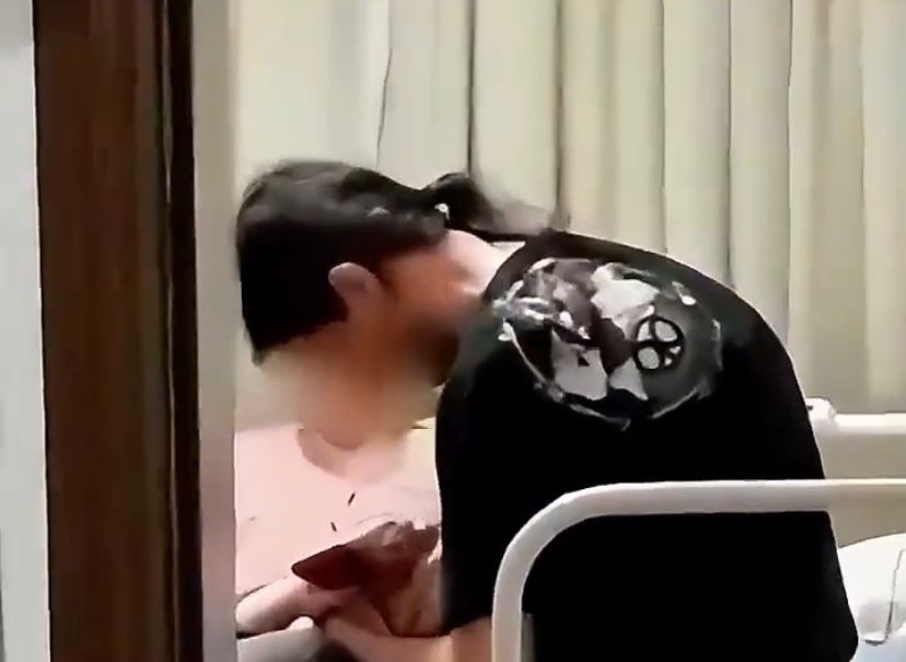 Homem 4grid3 a esposa com câncer e filha de 11 anos ‬