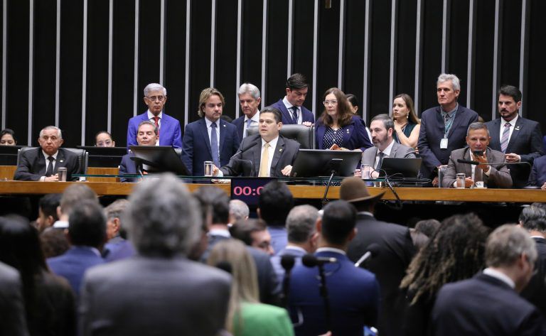 Congresso derruba veto de Lula e beneficia Bolsonaro