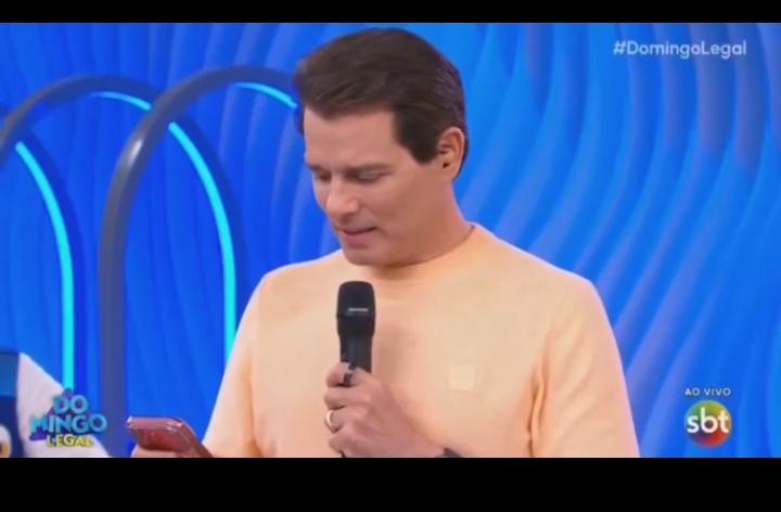 Celso Portiolli se emociona ao vivo ao revelar último áudio de Silvio Santos