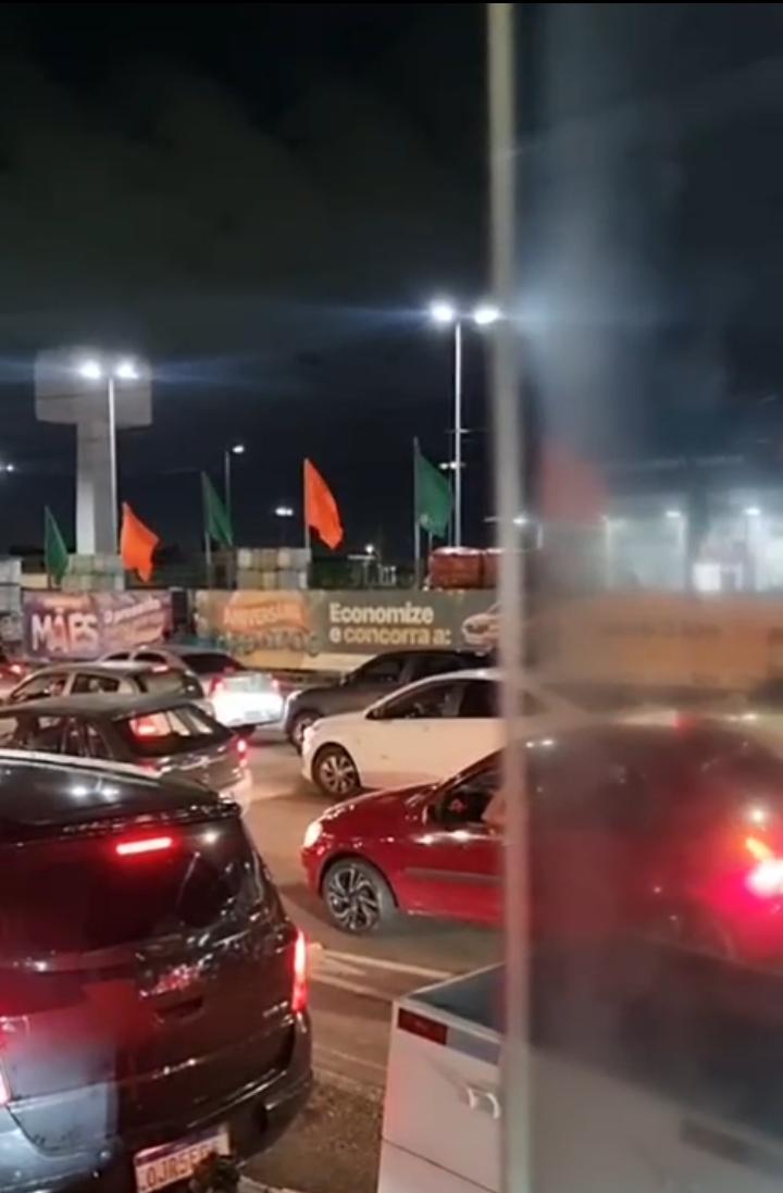 Engarrafamento na Tomaz landim após obra da Caern