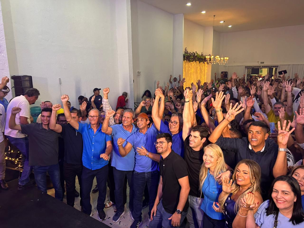 Allyson arrasta multidão na Zona Norte e dispara: “Esse chapéu representa o povo”