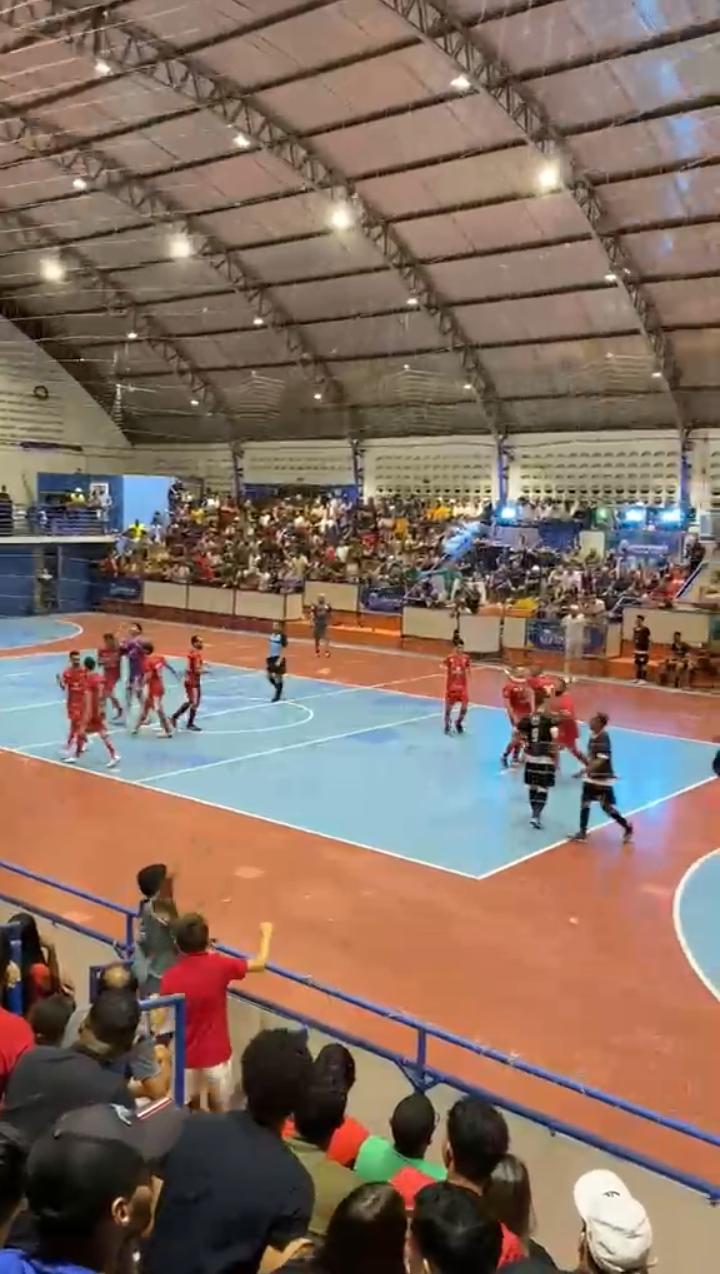 Com ginásio lotado o URV é o campeão da 9ª Copa  Dr. Ruy Pereira de Futsal em São Gonçalo