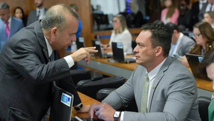 Escala 7×0 vira dor de cabeça para Styvenson e Rogério
