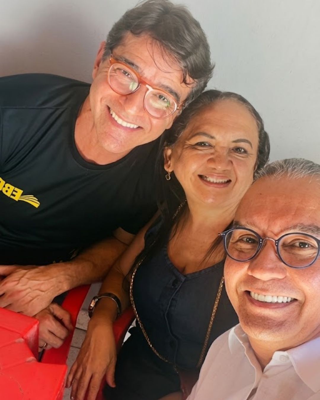 Vereador Fúlvio leva Kelps de casa em casa para visitar os amigos em Natal