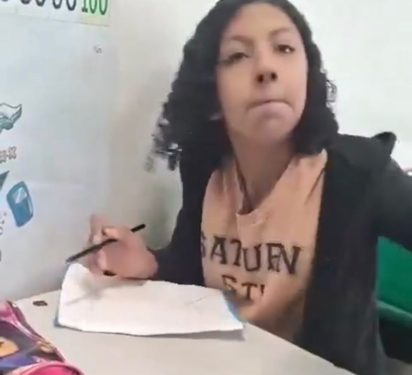 Mãe viraliza nas redes sociais após mostrar rotina da filha autista em sala de aula