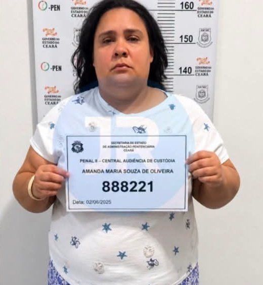 Mulher de 37 anos é presa após viver como adolescente de 12 anos e enganar família