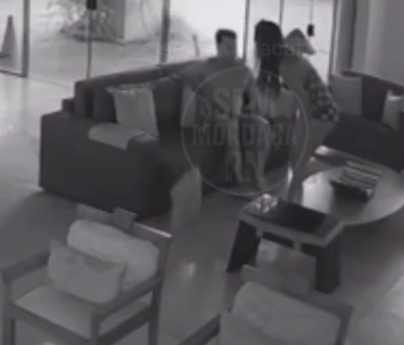 Vídeo mostra advogado de Natal supostamente chutando a ex-companheira dentro da própria casa