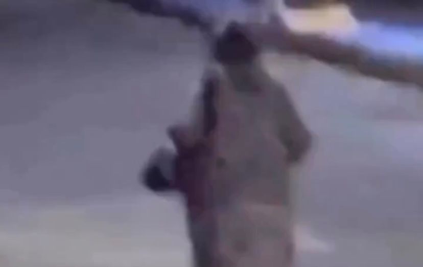 Idosa de 75 anos é expulsa de casa pelo próprio filho durante a madrugada