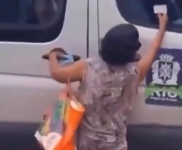 Motorista se recusa a transportar idosa gratuitamente mesmo após ela mostrar cartão para fisioterapia
