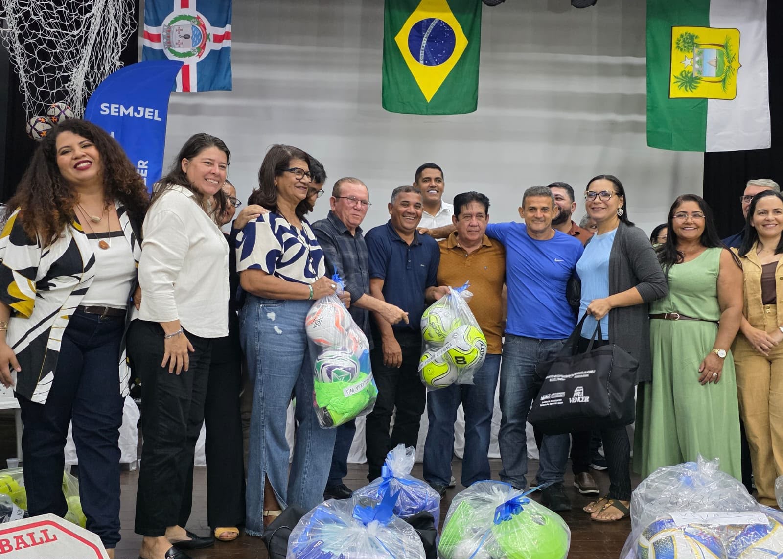 Segunda etapa do projeto “Esporte pra Vencer” beneficia 43 projetos sociais e escolas da rede municipal