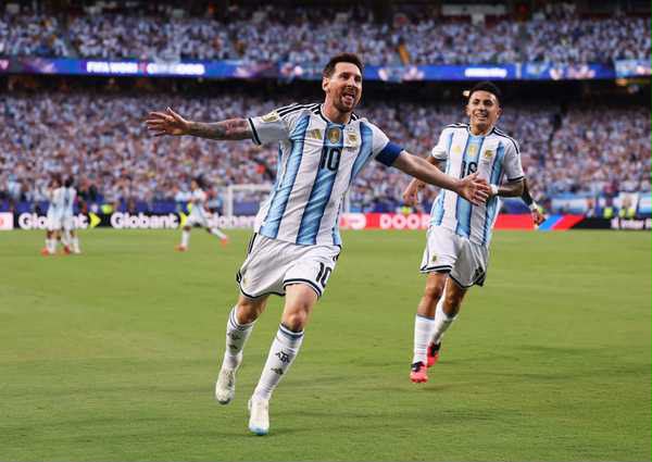 Messi decide e coloca Argentina nas quartas