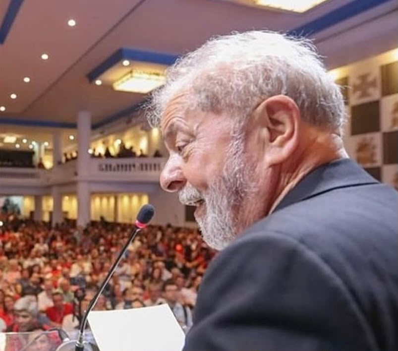 PT evitará falar sobre legalização do aborto e linguagem neutra para aproximar Lula do eleitorado evangélico