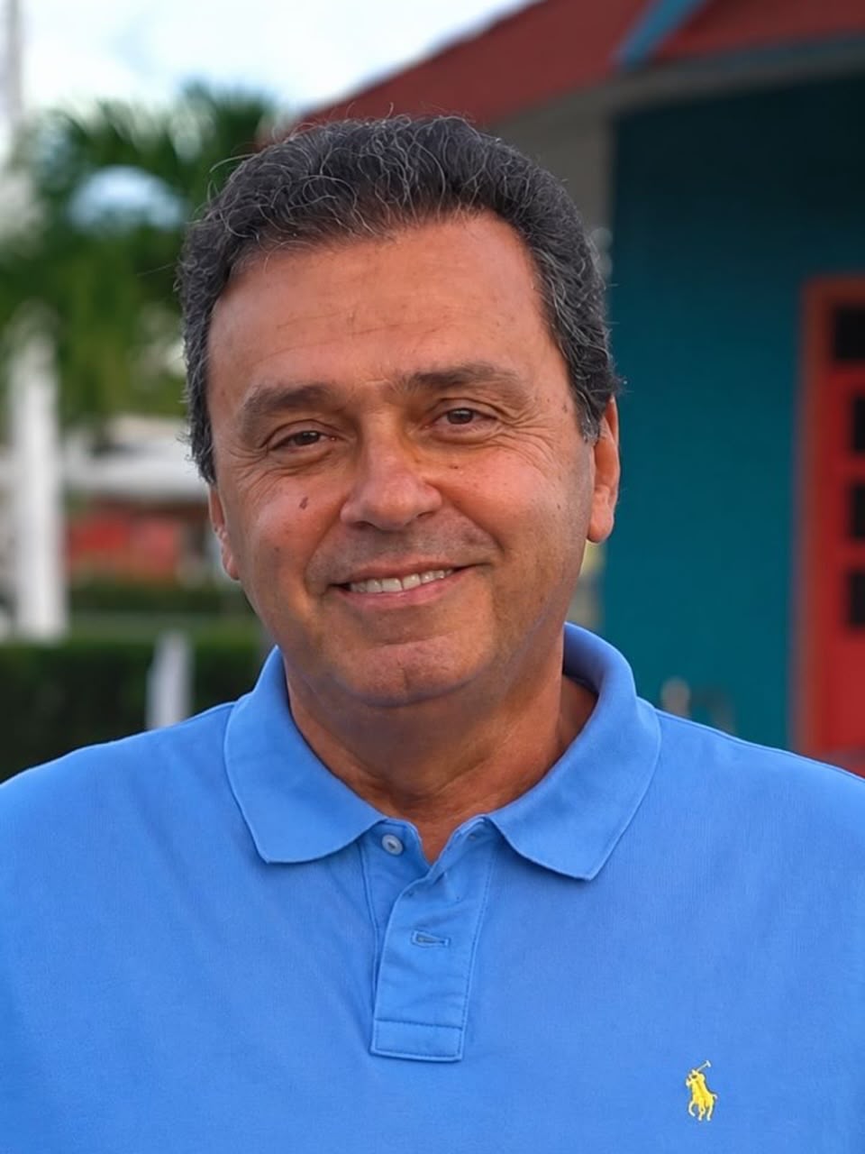 Carlos Eduardo abre mão de pré-candidatura para coordenar campanha de Allyson Bezerra em Natal