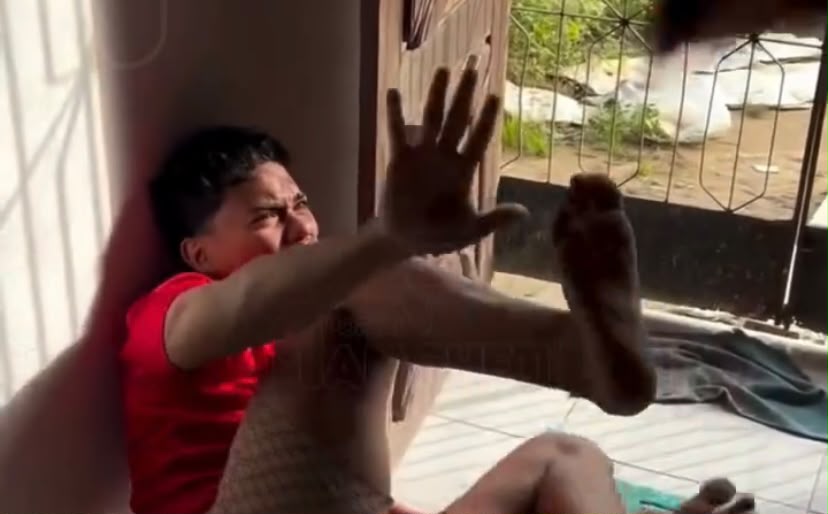 Jovem é flagrado “farmando aura” e vídeo termina em corretivo da mãe