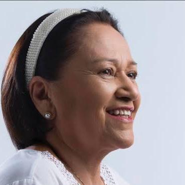 Governadora ao 71 anos mostra pique para campanha