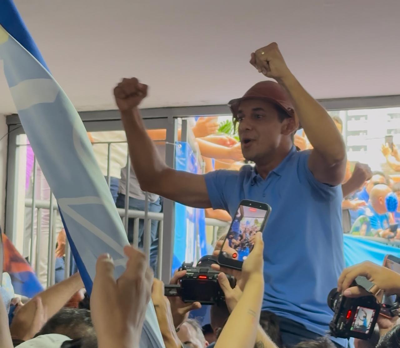 Chegada de Allyson ao Palácio dos Esportes