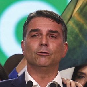 Flávio Bolsonaro tem candidatura homologada