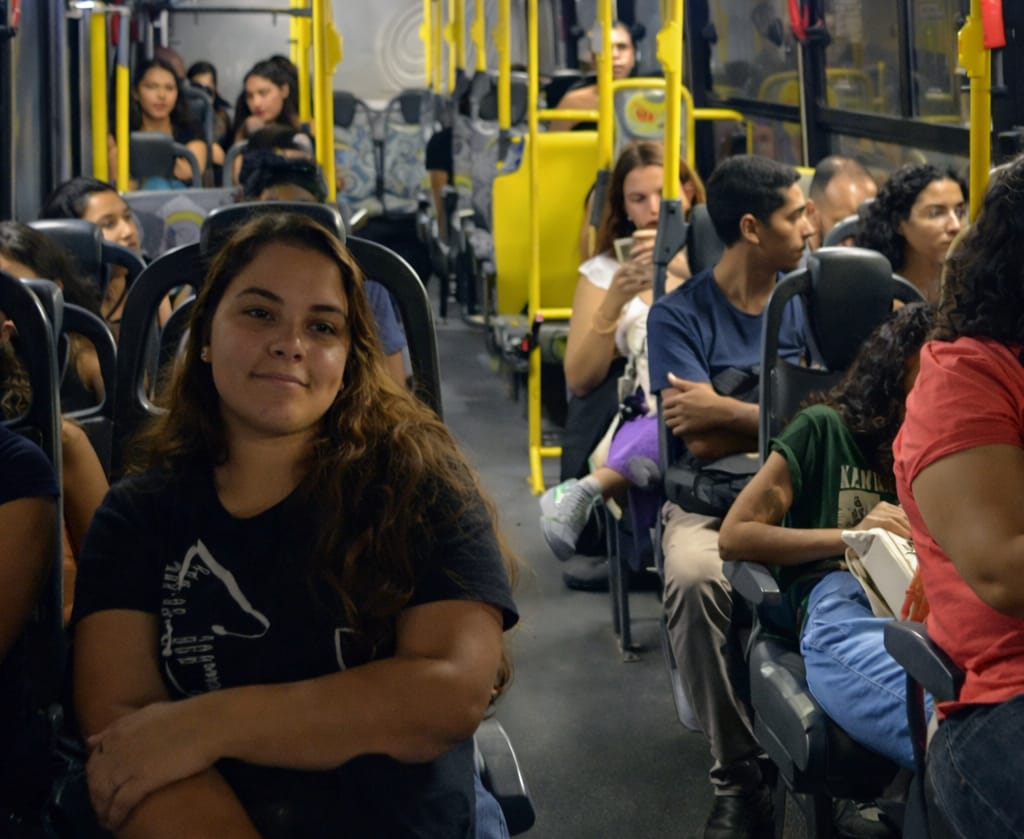 Prefeitura de São Gonçalo abre período de renovação e novas inscrições do transporte universitário gratuito