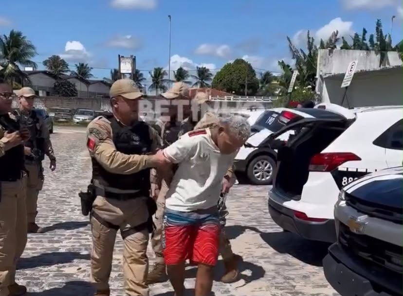 Cantor e influencer vai preso após danificar produtos e agredir policiais, diz PM após 3ª prisão