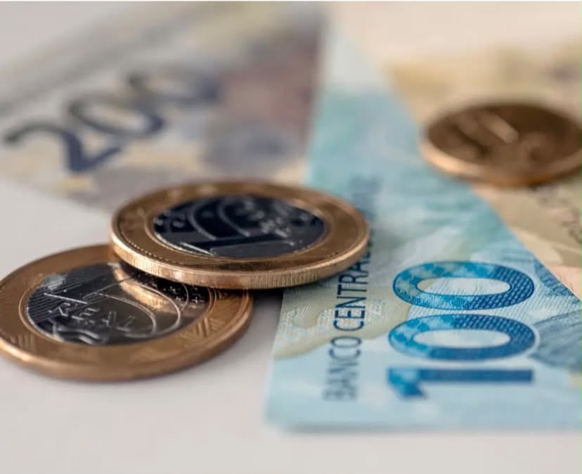 Salário mínimo de 2027 tem reajuste estimado