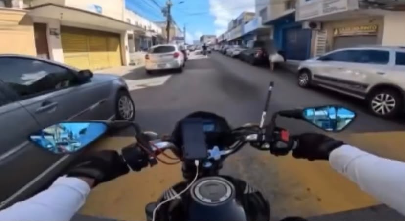 Motorista de aplicativo flagra situação inusitada ao buscar passageira em Parnamirim e registro viraliza