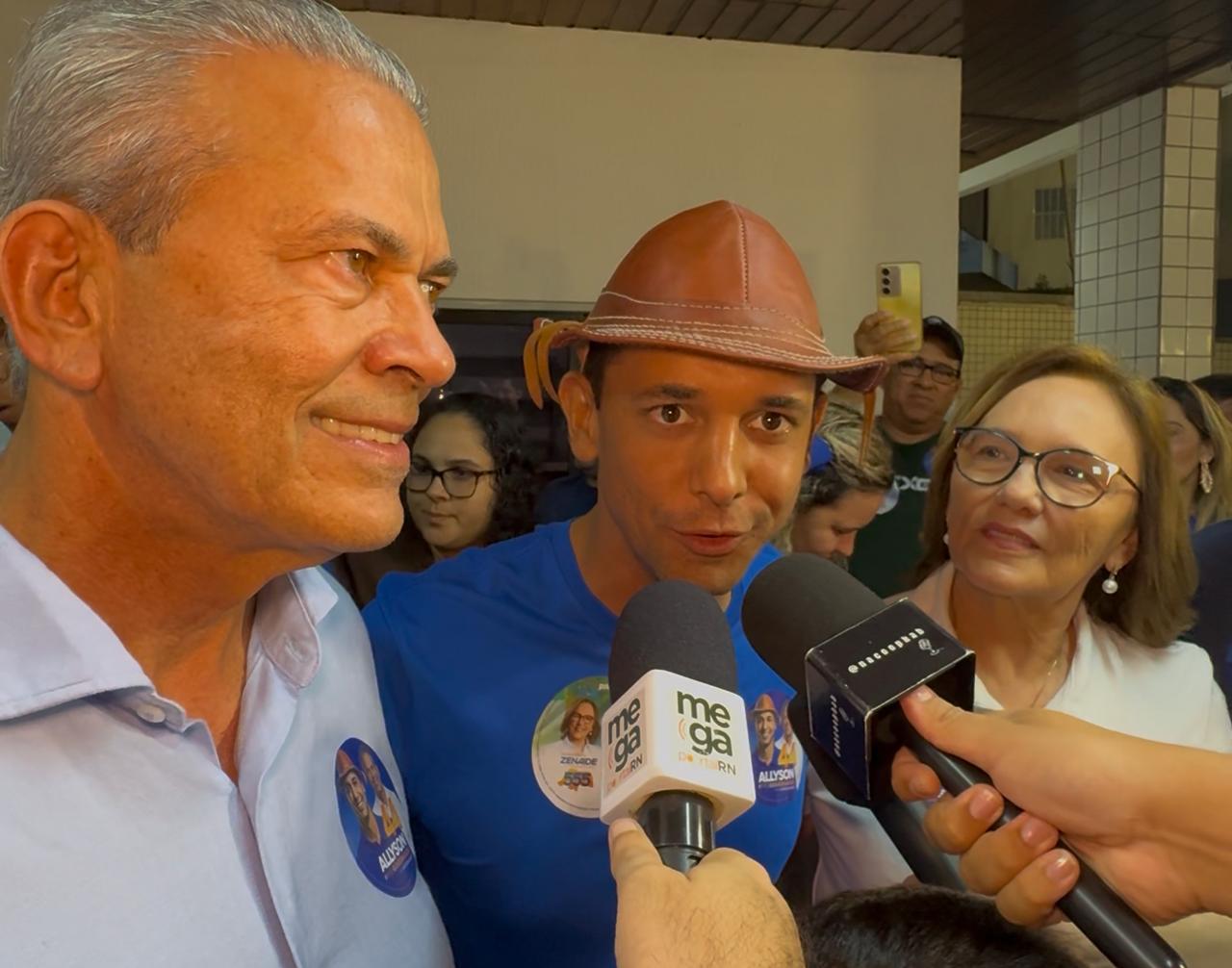 Allyson, Zenaide e Tércio promovem adesivaço na madrugada e largam na frente