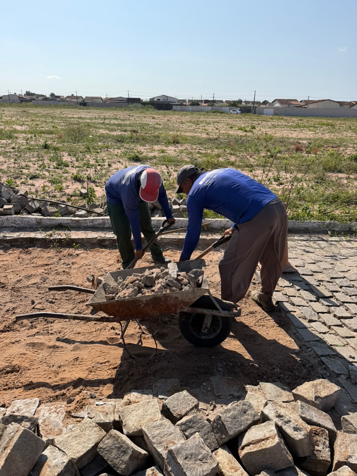 Prefeitura de Extremoz avança com programa de recuperação das principais vias da cidade
