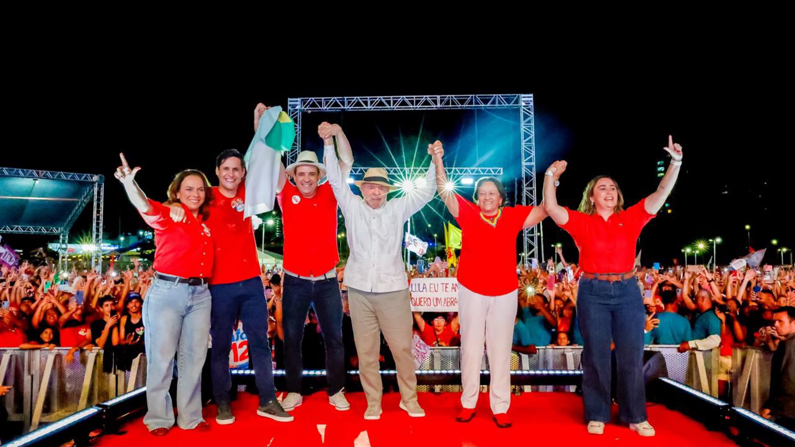 “Quem votar em mim, vote no companheiro Cadu para governador”, disse Lula para mais de 20 mil pessoas em Natal