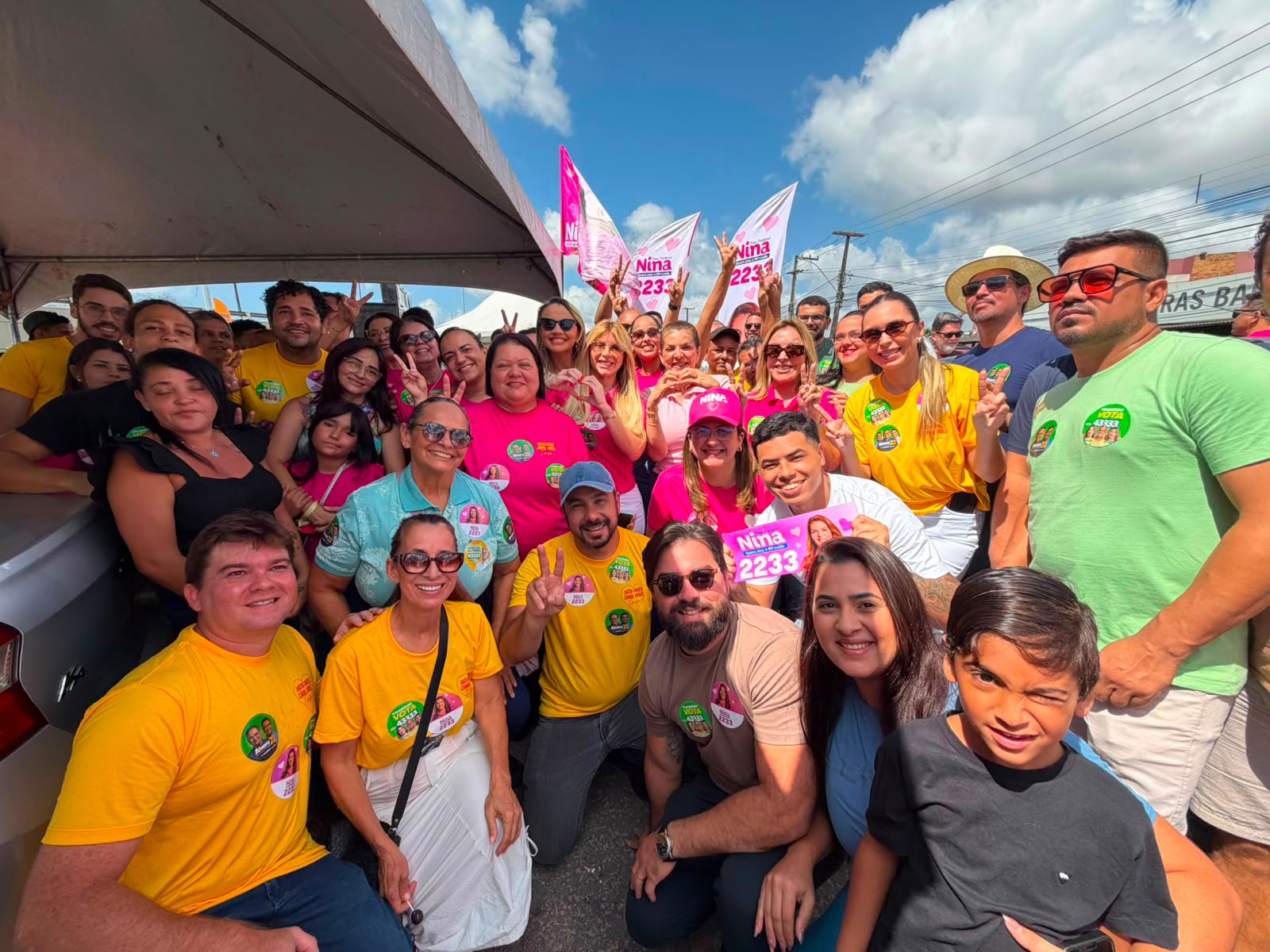 Nina Souza participa de adesivaços em Parnamirim e reforça aliança com apoiadores