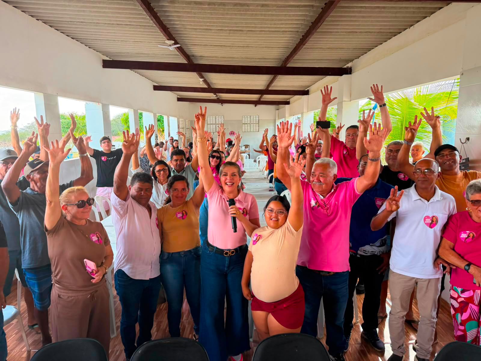 Caravana 2233: Nina Souza percorre 11 municípios e reforça compromisso com o desenvolvimento do interior