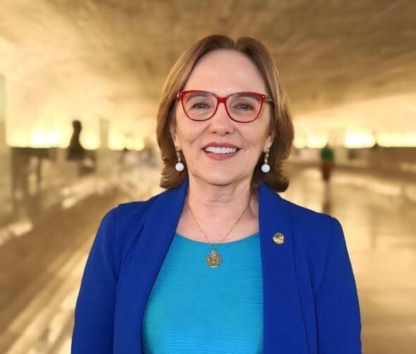 PESQUISA DATA CAPITAL: Zenaide lidera corrida para o Senado na soma dos 2 votos