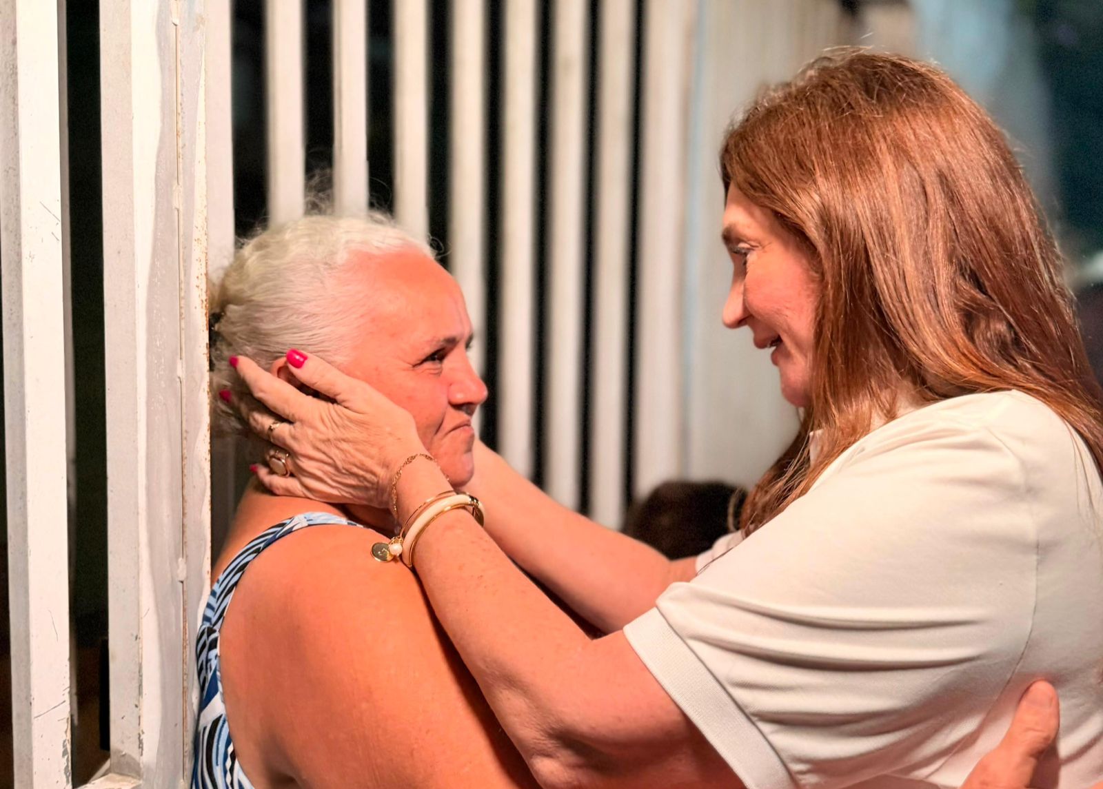Deputada Terezinha mantém presença nas ruas de São Gonçalo e recebe homenagens a Paulinho